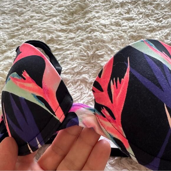 PINK Victoria’s Secret Wear Everywhere Demi Bra Size 32B - Picture 4 of 10